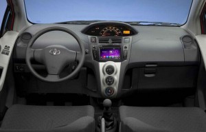 2005-2011 Toyota YARIS Radio after installation