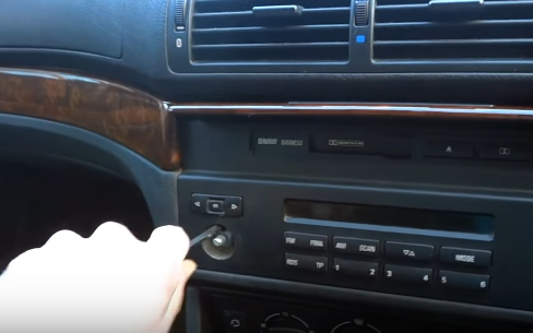 2000 bmw 5 series radio removal